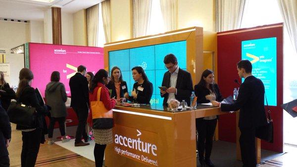 Stand Accenture au Forum 2015