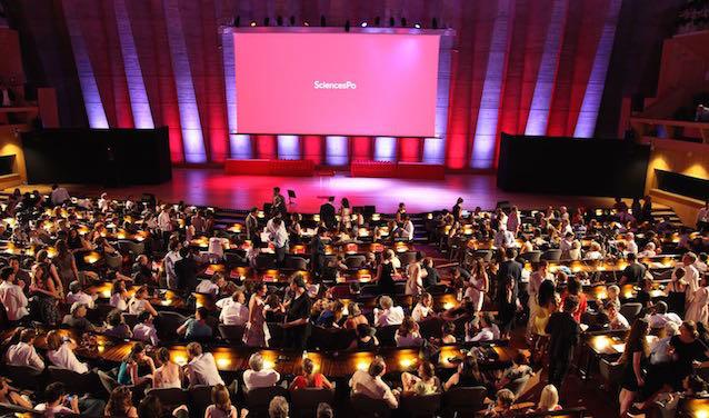 Photo du public pendant la cérémonie de diplomation 2015 à l'UNESCO